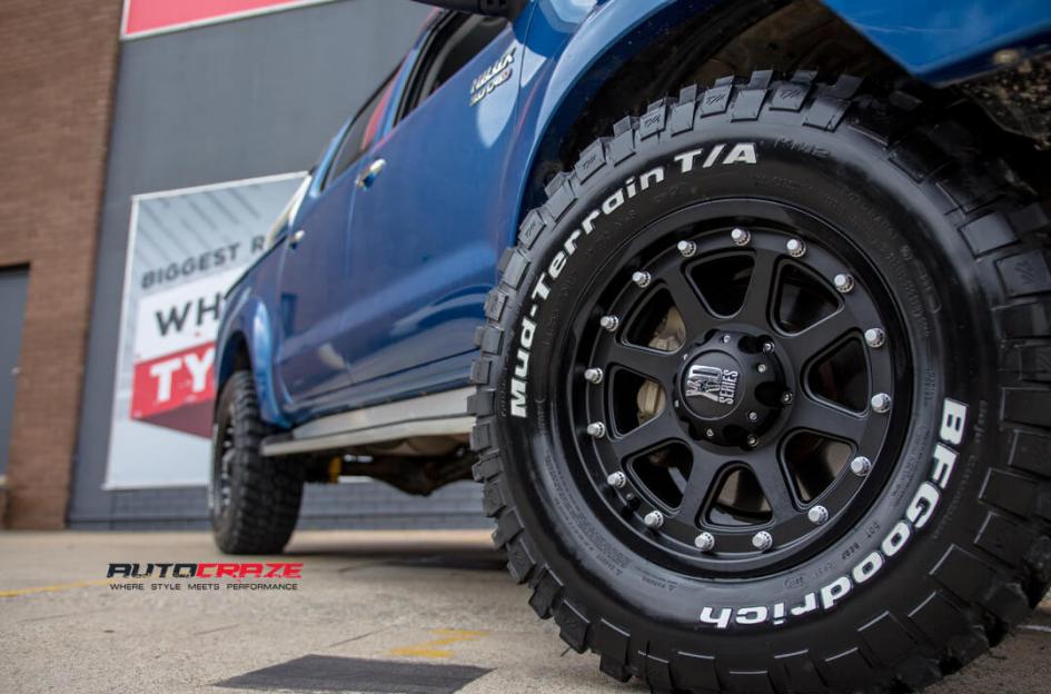 TOYOTA HILUX N70 4WD ADDICT MATTE BLACK